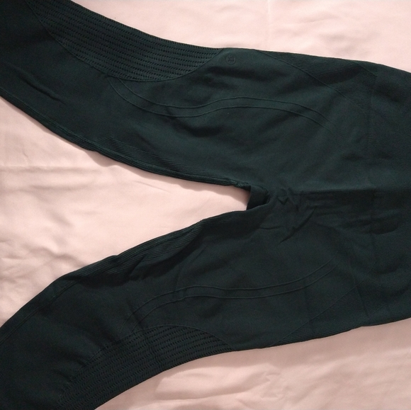 Lululemon in the flow Crop seamless yoga Leggings - Picture 7 of 9